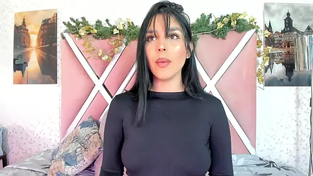 Snapshot of _miaquevedo_ chatting on 12/14/25, 12:10 miaquevedo online show from 12/14/25, 12:10