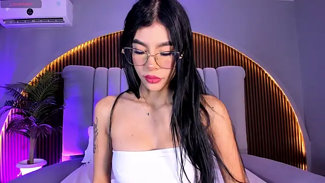 CaitlynCouper online show from 12/22/25, 11:51