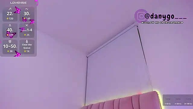 ZarianaEvanz online show from 11/21/25, 11:25