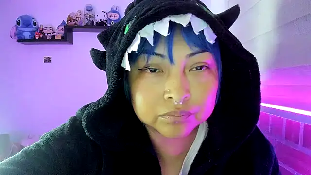 Shaddycute  online show from 11/19/25, 05:07