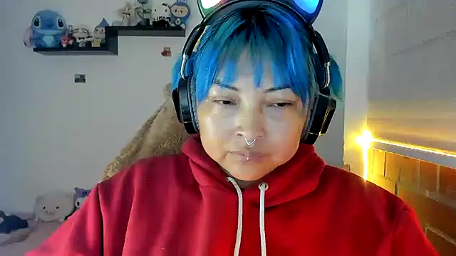 Snapshot of Shaddycute_ chatting on 12/16/25, 11:26 Shaddycute online show from 12/16/25, 11:26