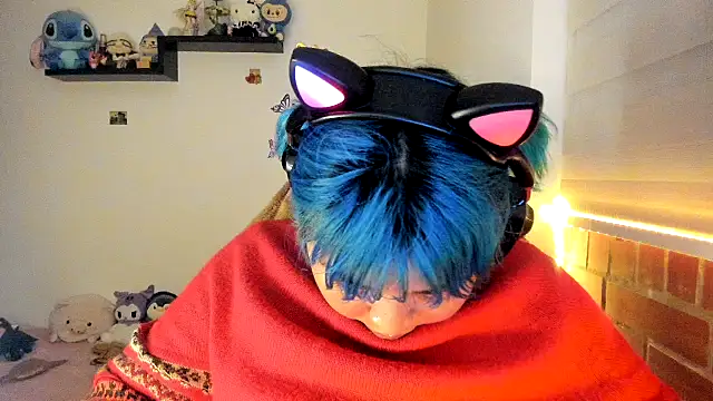 Snapshot of Shaddycute_ chatting on 12/18/25, 10:05 Shaddycute online show from 12/18/25, 10:05