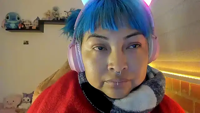 Snapshot of Shaddycute_ chatting on 12/22/25, 01:08 Shaddycute online show from 12/22/25, 01:08