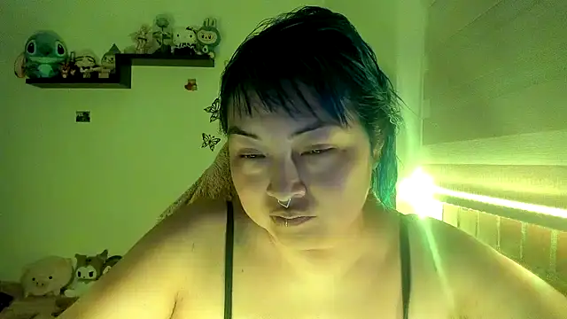 Snapshot of Shaddycute_ chatting on 12/23/25, 01:14 Shaddycute online show from 12/23/25, 01:14