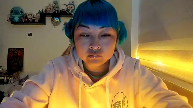 Snapshot of Shaddycute_ chatting on 01/11/26, 01:27 Shaddycute online show from 01/11/26, 01:27