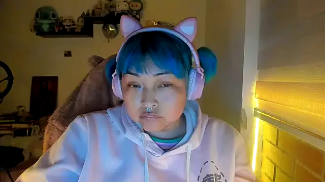 Snapshot of Shaddycute_ chatting on 01/12/26, 01:33 Shaddycute online show from 01/12/26, 01:33