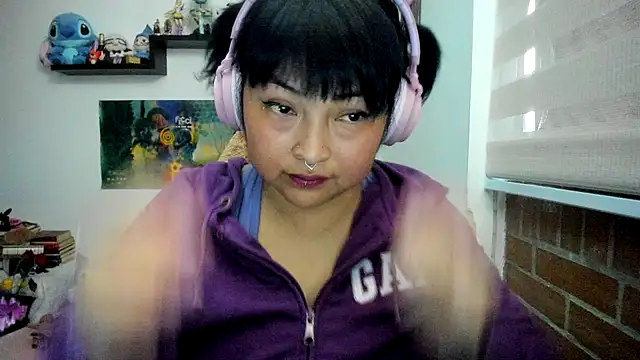 Snapshot of Shaddycute_ chatting on 02/14/26, 02:14 Shaddycute online show from 02/14/26, 02:14