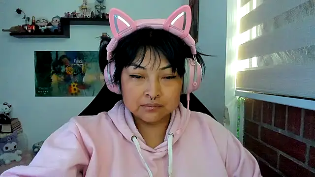 Snapshot of Shaddycute_ chatting on 03/11/26, 12:11 Shaddycute online show from 03/11/26, 12:11