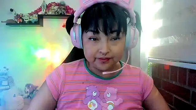 Snapshot of Shaddycute_ chatting on 03/17/26, 02:42 Shaddycute online show from 03/17/26, 02:42