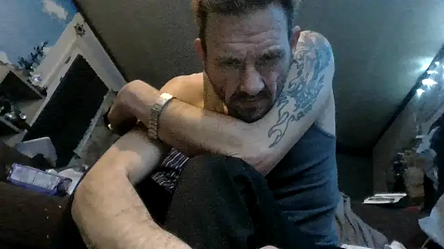 Snapshot of gettinit2wice chatting on 12/22/25, 12:46 gettinit2wice online show from 12/22/25, 12:46