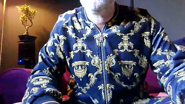 Snapshot of biffboff123 chatting on 05/08/26, 04:01 biffboff123 online show from 05/08/26, 04:01