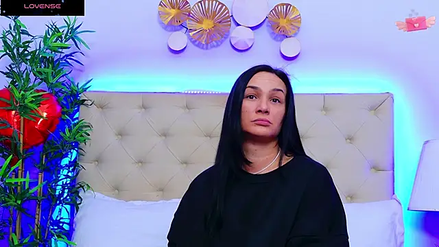 Snapshot of DaliyaArabian chatting on 03/19/25, 02:24 DaliyaArabian online show from 03/19/25, 02:24