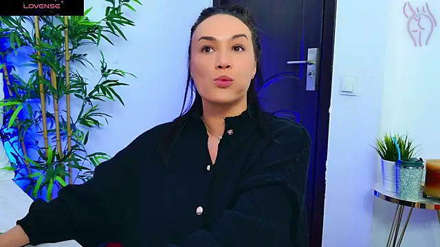 Snapshot of DaliyaArabian chatting on 10/24/25, 05:37 DaliyaArabian online show from 10/24/25, 05:37