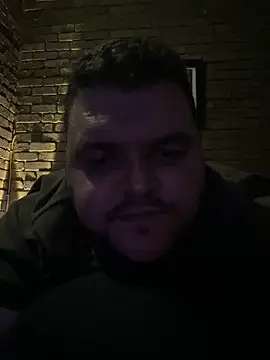 Snapshot of Mikey-HH chatting on 03/17/25, 05:05 Mikey-HH online show from 03/17/25, 05:05