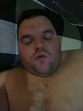 Snapshot of Mikey-HH chatting on 04/17/26, 04:54 Mikey-HH online show from 04/17/26, 04:54