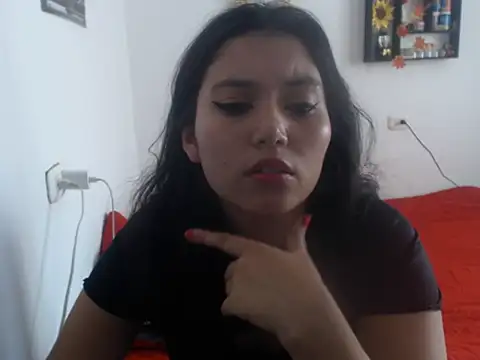 HannaKlein online show from 02/04/25, 07:22