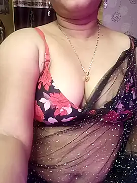 Snapshot of ella_mariya chatting on 12/29/24, 04:19 ella mariya online show from 12/29/24, 04:19