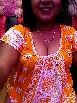 Snapshot of ella_mariya chatting on 10/31/25, 01:56 ella mariya online show from 10/31/25, 01:56