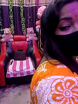 Snapshot of ella_mariya chatting on 11/07/25, 10:32 ella mariya online show from 11/07/25, 10:32