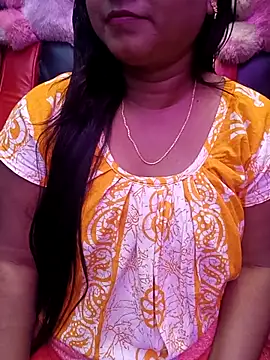 Snapshot of ella_mariya chatting on 11/21/25, 06:06 ella mariya online show from 11/21/25, 06:06