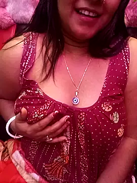 Snapshot of ella_mariya chatting on 11/25/25, 11:05 ella mariya online show from 11/25/25, 11:05