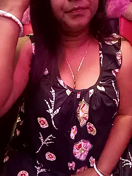 Snapshot of ella_mariya chatting on 01/13/26, 10:31 ella mariya online show from 01/13/26, 10:31