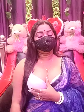 Snapshot of ella_mariya chatting on 02/15/26, 06:59 ella mariya online show from 02/15/26, 06:59