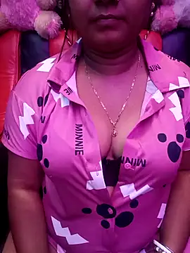 Snapshot of ella_mariya chatting on 02/19/26, 10:17 ella mariya online show from 02/19/26, 10:17