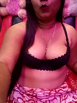 Snapshot of ella_mariya chatting on 02/21/26, 10:05 ella mariya online show from 02/21/26, 10:05