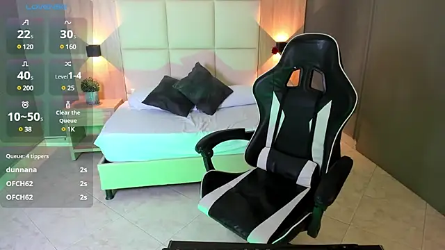 Snapshot of caro03x chatting on 03/18/25, 05:41 caro03x online show from 03/18/25, 05:41