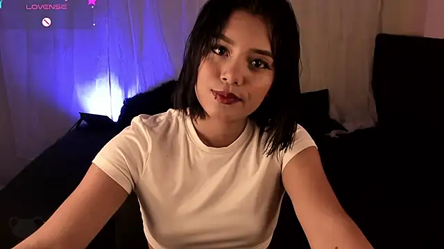 Snapshot of caro03x chatting on 09/23/25, 02:58 caro03x online show from 09/23/25, 02:58