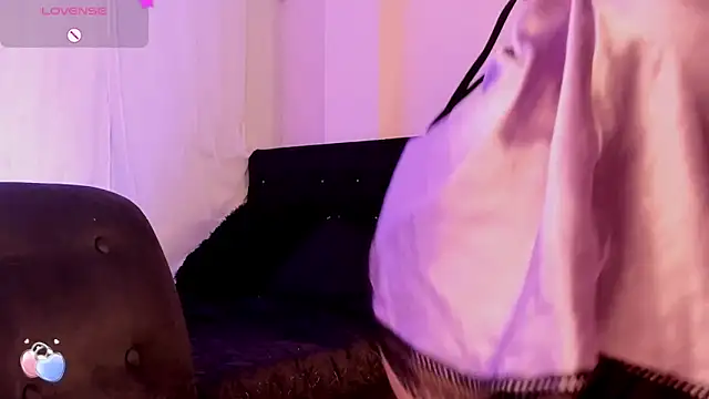 Snapshot of caro03x chatting on 09/25/25, 02:59 caro03x online show from 09/25/25, 02:59