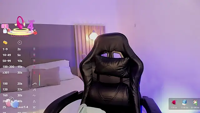 Snapshot of caro03x chatting on 10/25/25, 03:58 caro03x online show from 10/25/25, 03:58