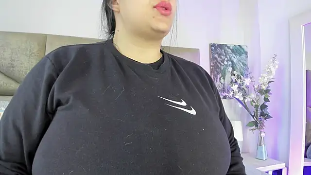 Snapshot of Salomesimos1 chatting on 02/08/25, 03:31 Salomesimos1 online show from 02/08/25, 03:31