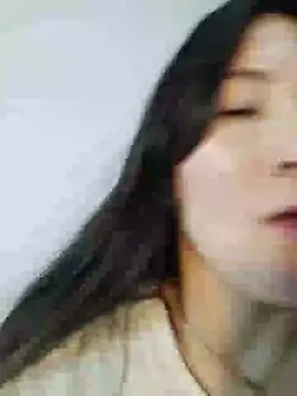 Elle Lee  online show from 02/13/25, 04:39