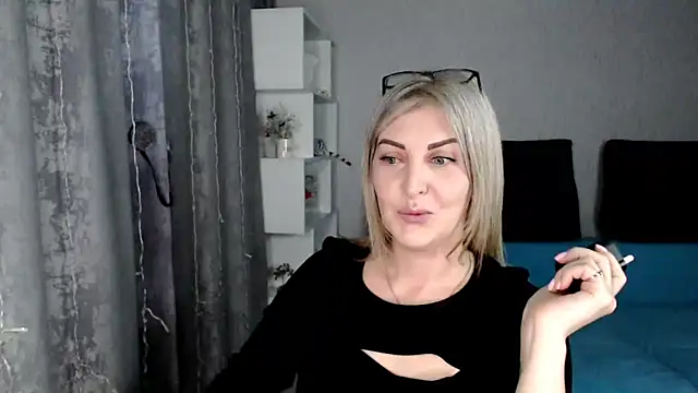 Amelia Harper online show from 03/11/25, 03:12