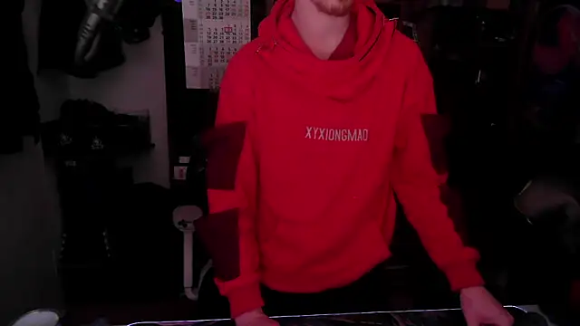 Snapshot of leon29leo chatting on 03/29/26, 09:04 leon29leo online show from 03/29/26, 09:04