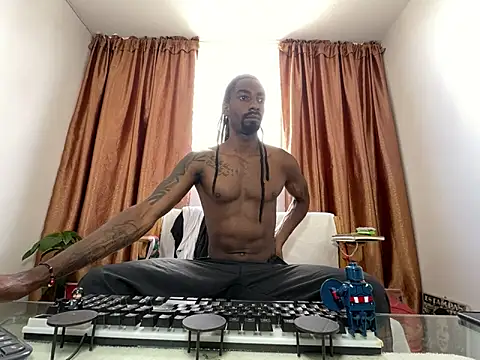Snapshot of Malkon_Big chatting on 06/16/26, 05:37 Malkon Big online show from 06/16/26, 05:37