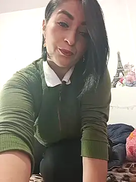Snapshot of karenlennox1 chatting on 01/31/25, 12:06 karenlennox1 online show from 01/31/25, 12:06