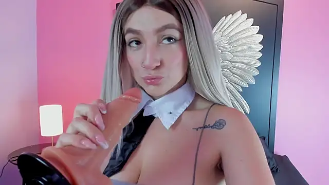 Kate bunny  online show from 12/18/25, 11:38