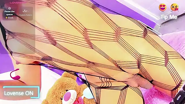 Catt Alexxa online show from 11/07/25, 02:17