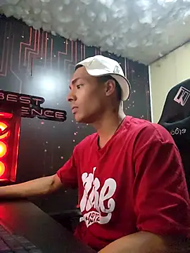 Snapshot of Jhonyblack_1 chatting on 11/05/25, 05:57 Jhonyblack 1 online show from 11/05/25, 05:57