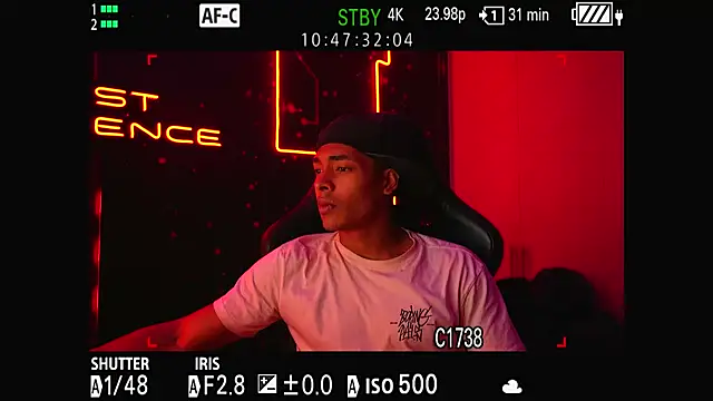 Snapshot of Jhonyblack_1 chatting on 11/10/25, 12:04 Jhonyblack 1 online show from 11/10/25, 12:04