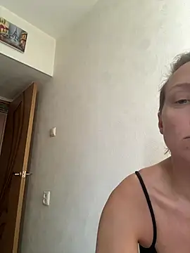 Snapshot of UmaTruewoman chatting on 06/25/26, 06:18 UmaTruewoman online show from 06/25/26, 06:18