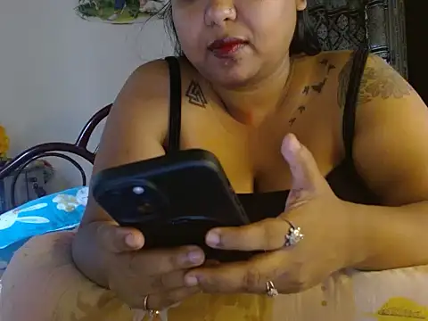 Snapshot of TASHa009 chatting on 09/12/25, 05:51 TASHa009 online show from 09/12/25, 05:51