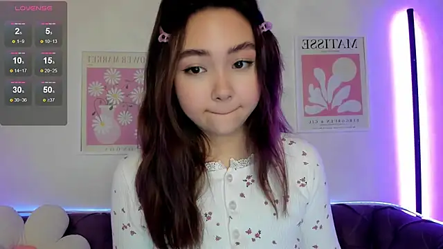 Snapshot of Fluffy_Rose chatting on 01/18/25, 01:30 Fluffy Rose online show from 01/18/25, 01:30