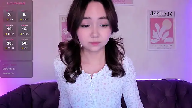 Snapshot of Fluffy_Rose chatting on 02/08/25, 11:33 Fluffy Rose online show from 02/08/25, 11:33