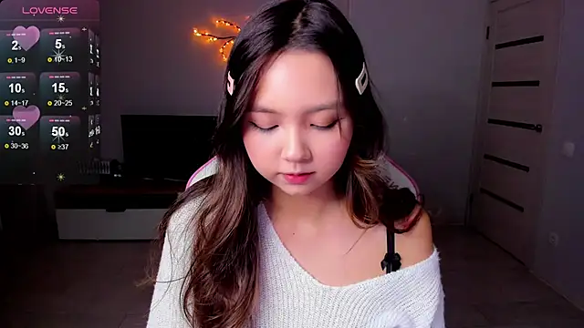 Snapshot of Fluffy_Rose chatting on 10/06/25, 03:09 Fluffy Rose online show from 10/06/25, 03:09