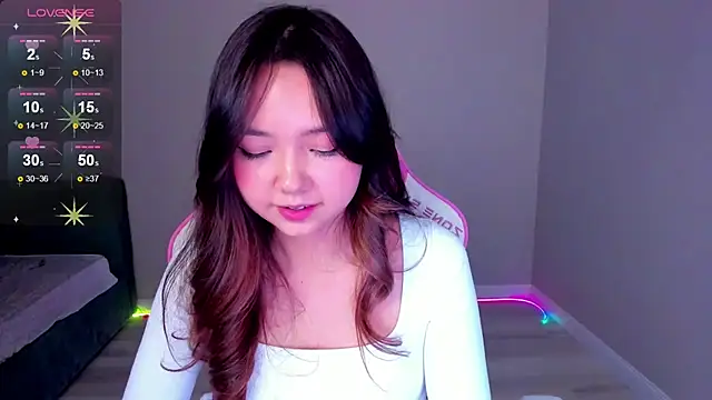 Fluffy Rose online show from 11/08/25, 01:33