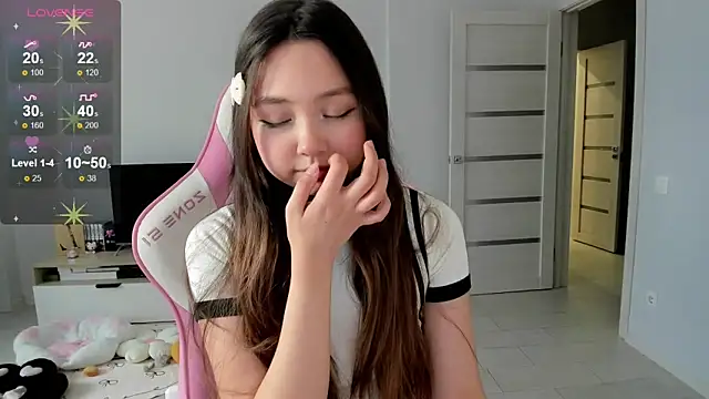 Fluffy Rose online show from 05/13/26, 04:21